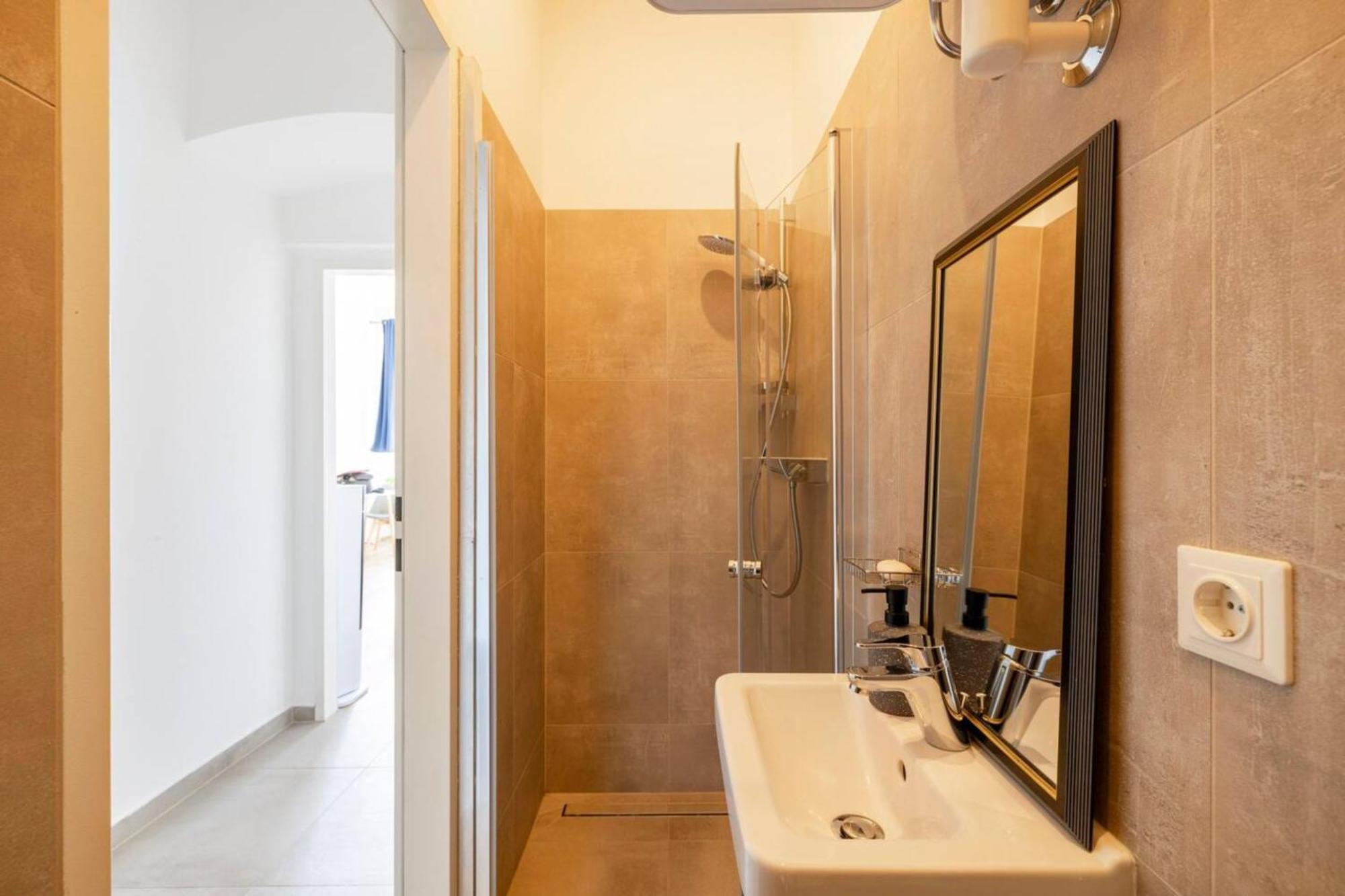 וינה Apartment Near Schoenbrunn & Metro מראה חיצוני תמונה